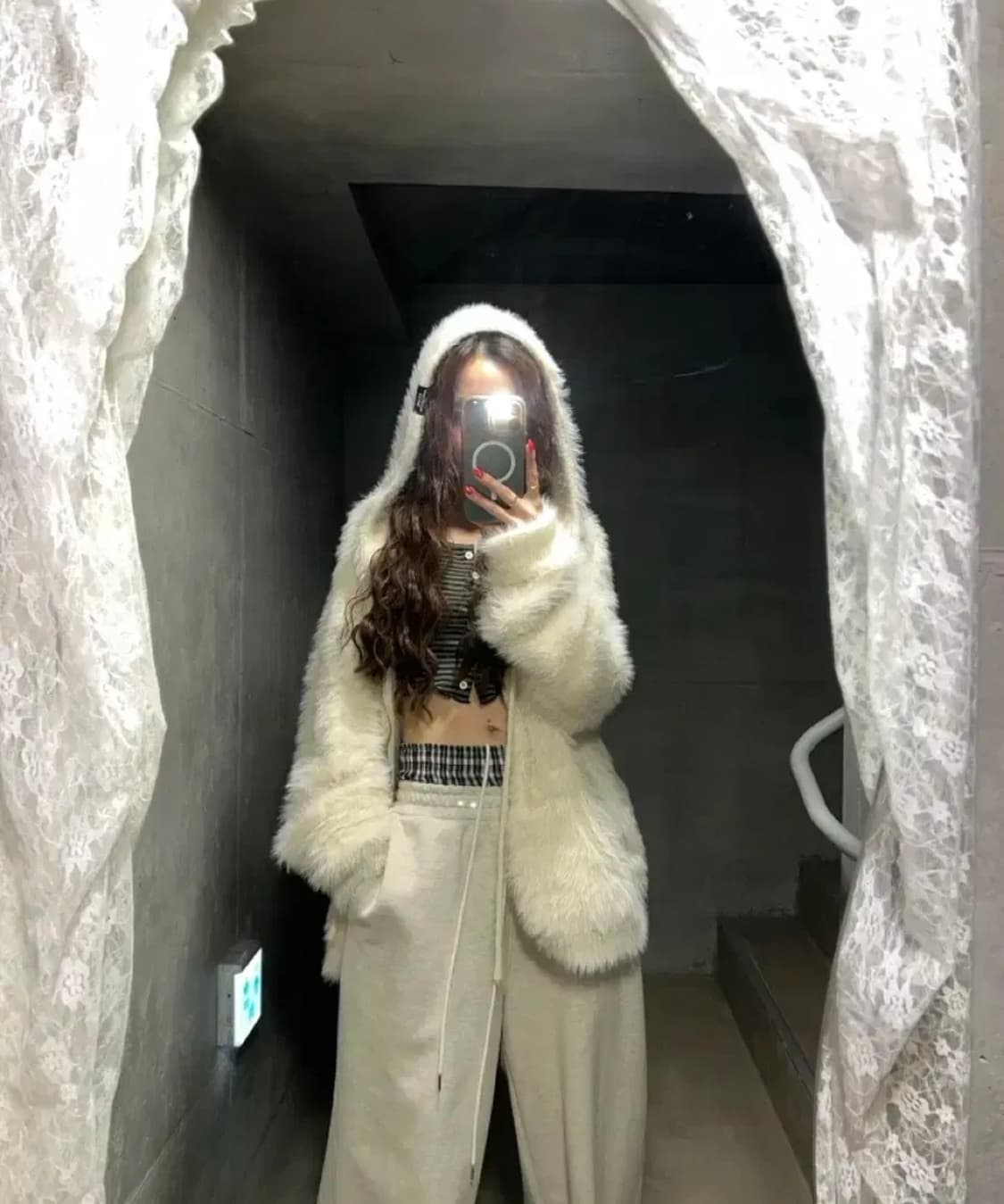 더미스테리어스호텔 퍼 후드집업 상품이미지2