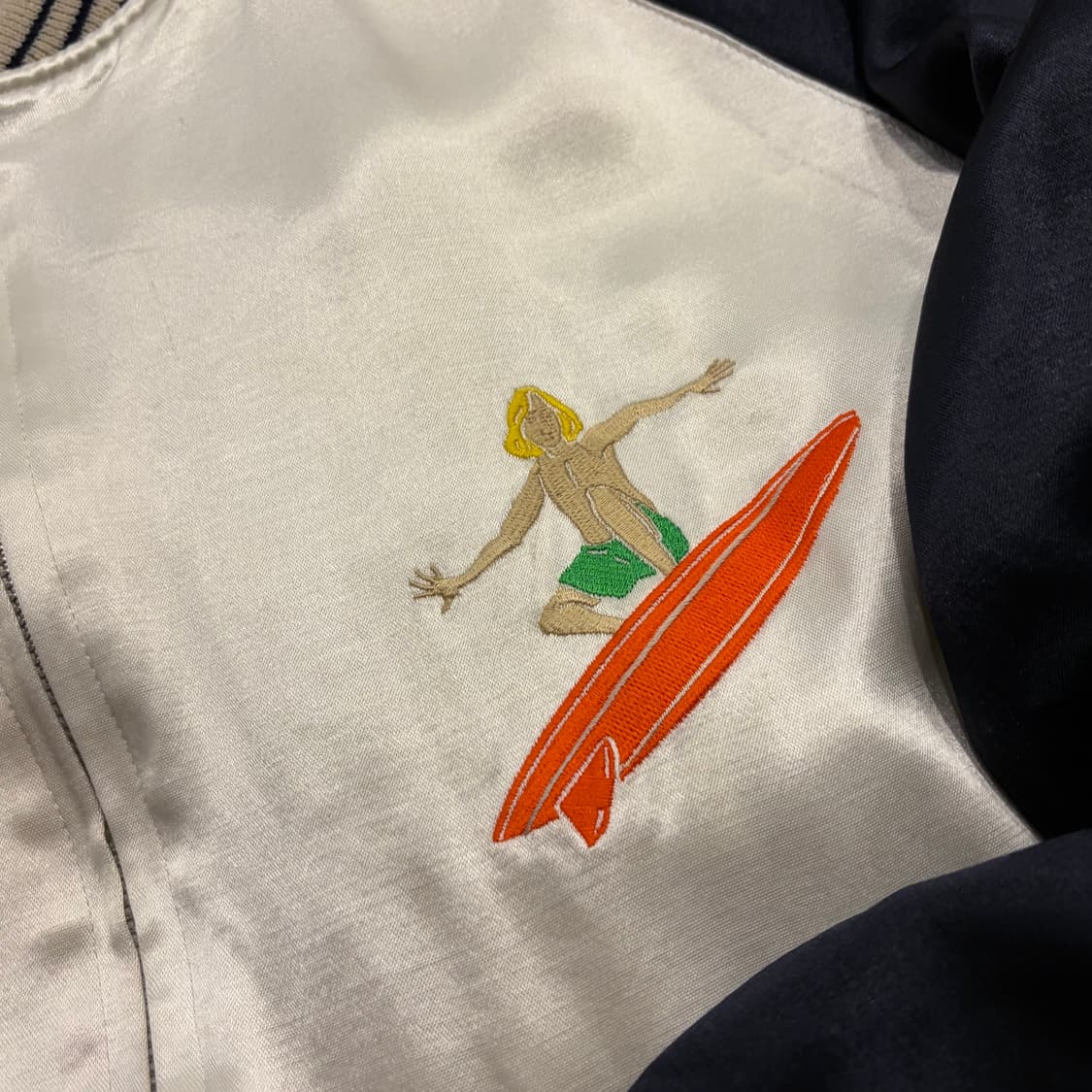 [XL] 커버낫 서핑 자수 블랙 화이트 봄버 자켓 B233 상품이미지3