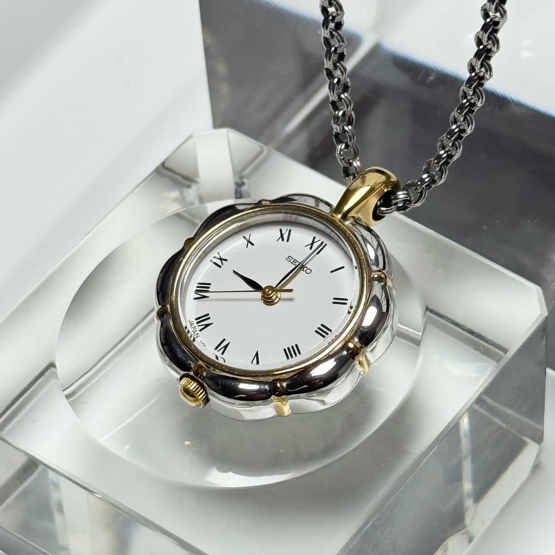 80's90's 빈티지 세이코 플라워 쉐입 로만 펜던트 워치 상품이미지3