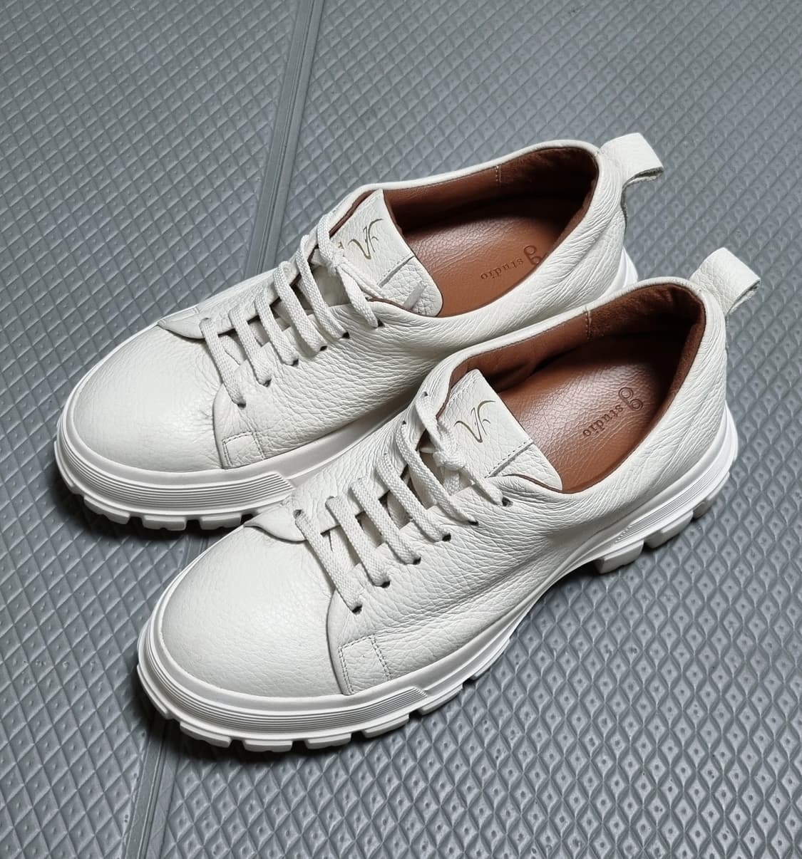 지스튜디오 디어스킨 스니커즈 상품이미지2