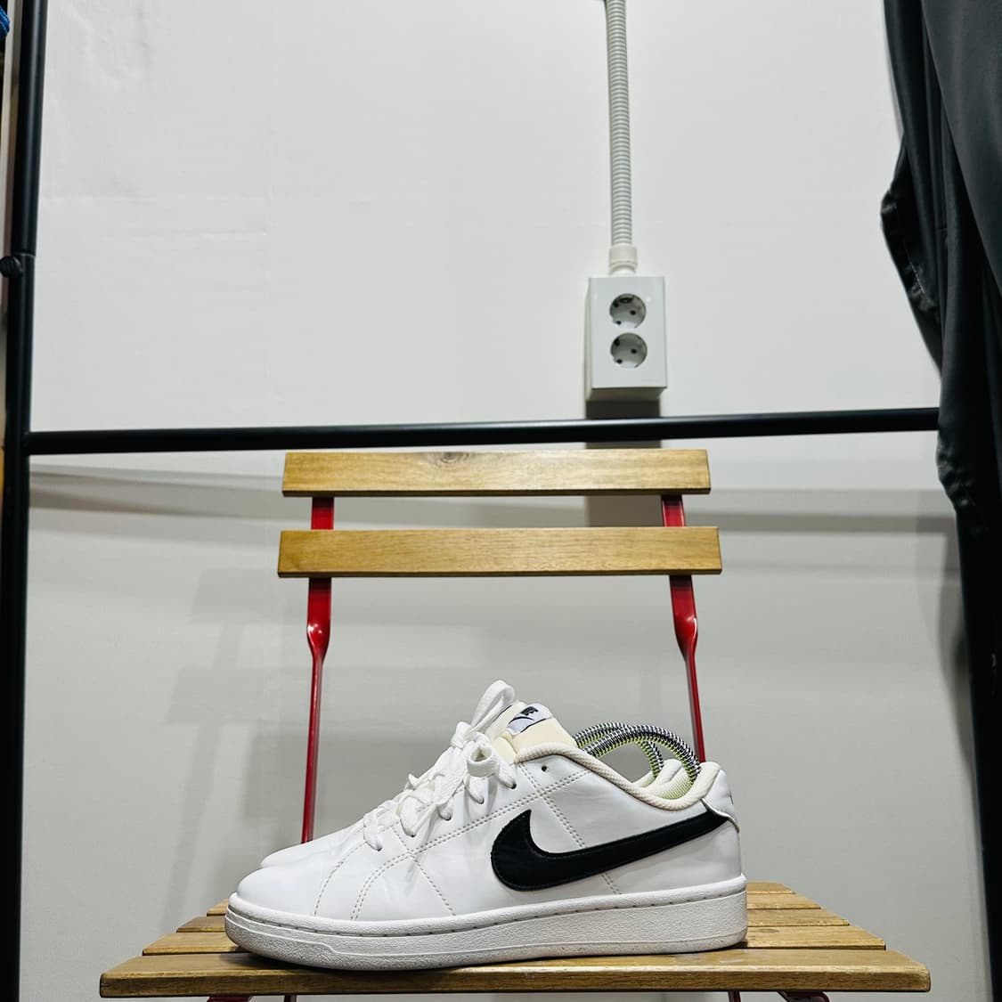 250) 나이키 운동화 남녀 공용 신발 코트 로얄 화이트 블랙 스우시 상품이미지3