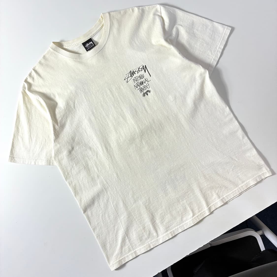Stussy  스투시 트라이브 스택 화이트 반팔 티셔츠  상품이미지4