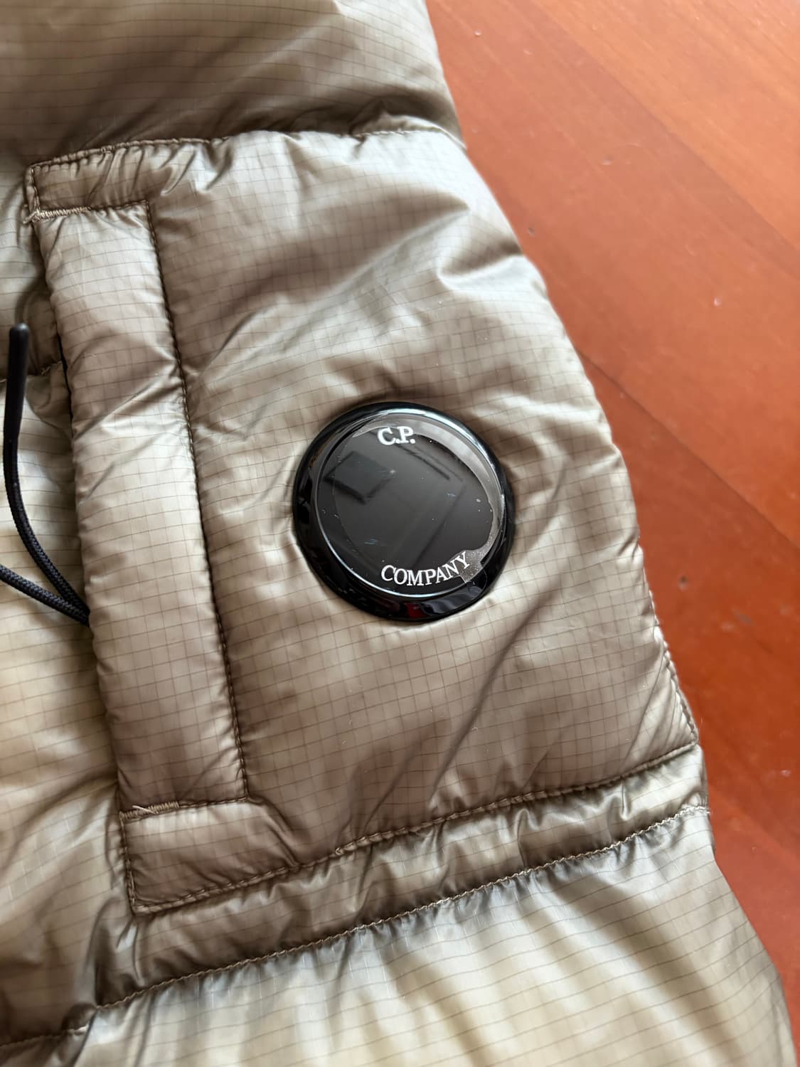 cp컴퍼니 dd쉘 후드 다운 자켓 펀가이 그레이 m 상품이미지2
