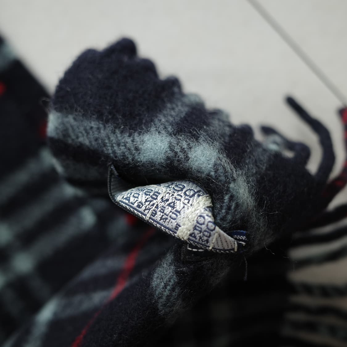 영국 생산 100% 램스울 버버리 체크 네이비 머플러 상품이미지3