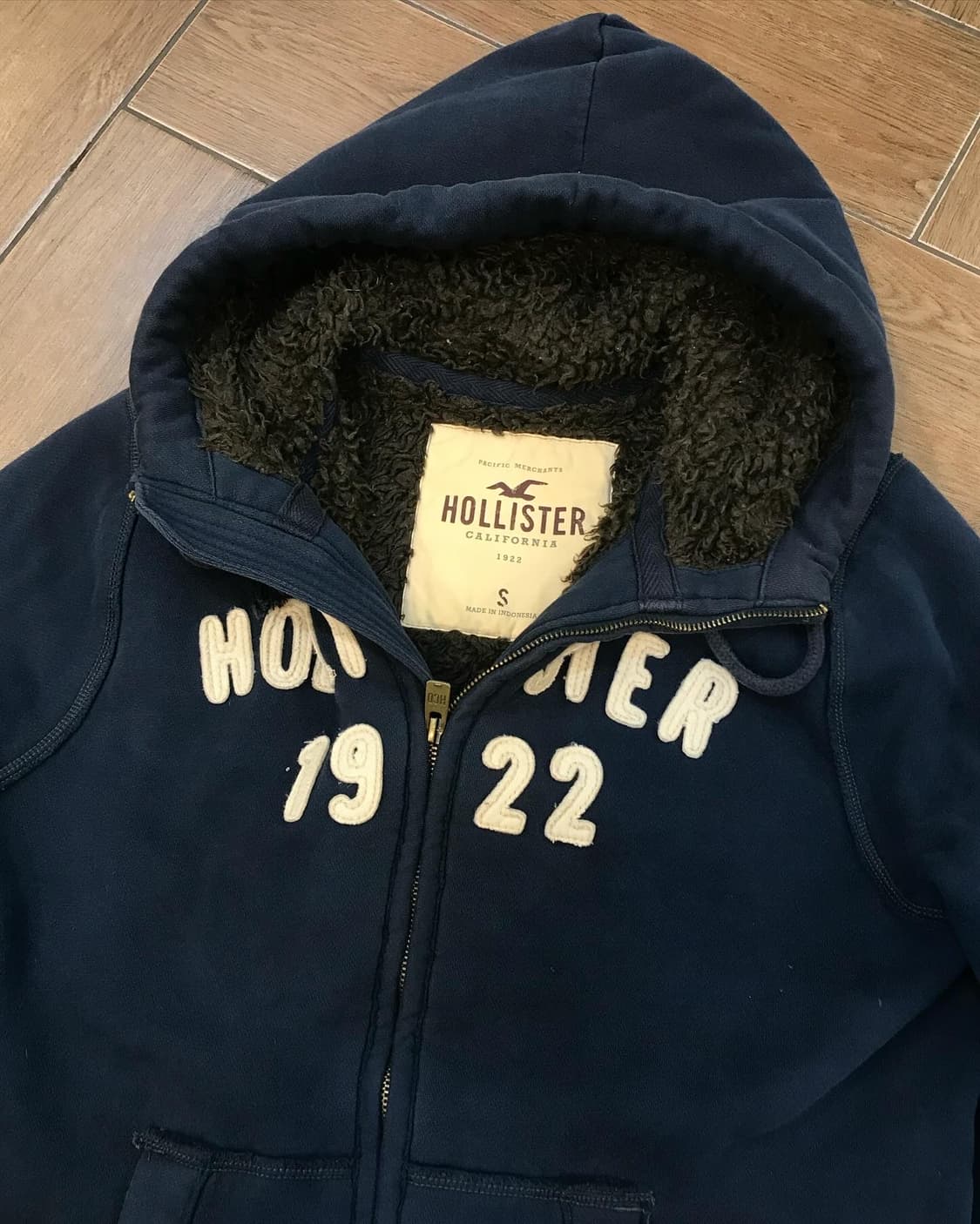 Hollister Sherpa Hood Zip-Up 상품이미지9