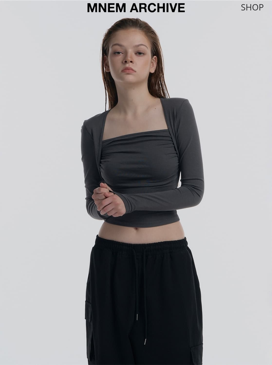 므넴(MNEM) 미니멀 볼레로 셔링 탑 Free 상품이미지1