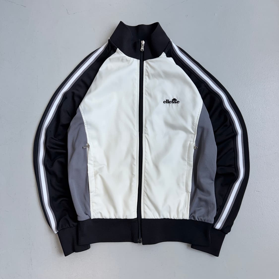 엘레쎄 올드스쿨 바람막이 도킹 트랙탑 져지  상품이미지2