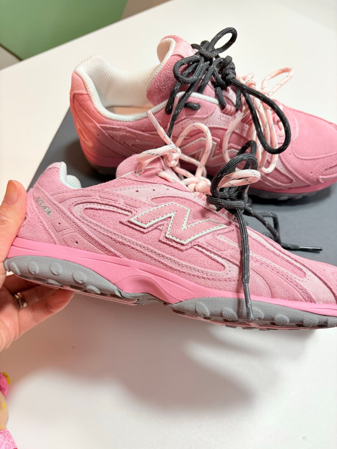 뉴발란스 204L 파스텔 핑크 상품이미지1