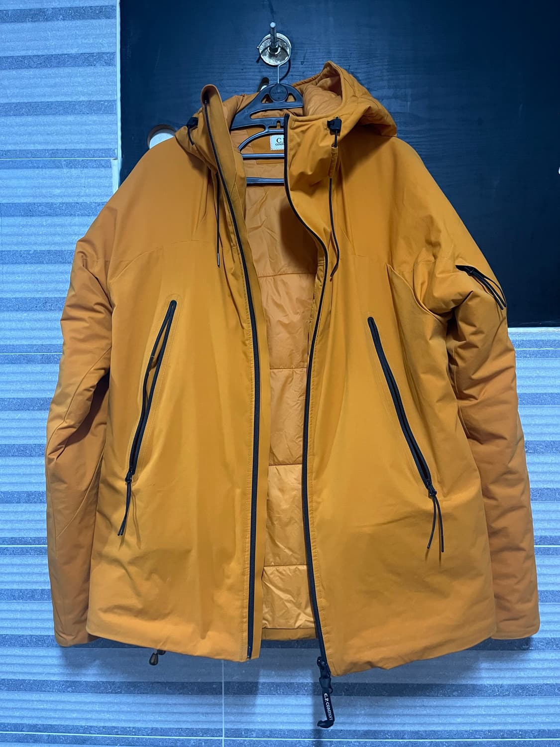 cp컴퍼니 바람막이 상품이미지1