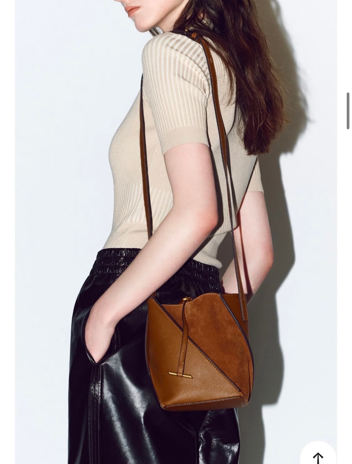 새상품) 쿠론 브라운 스웨이드 가죽 버킷백 상품이미지1