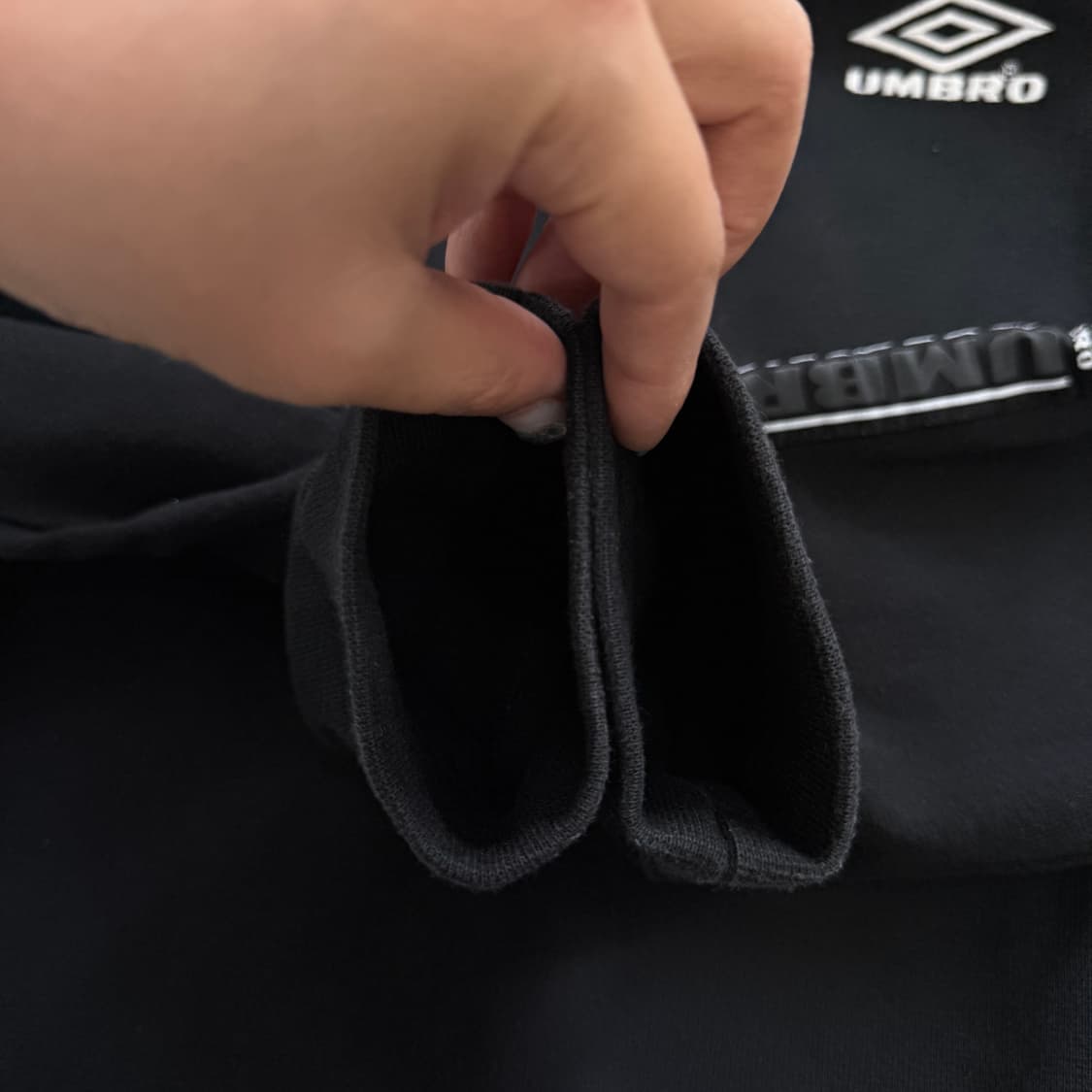 [95] 엄브로 사이드라인 테이핑 스몰로고 라운드 맨투맨 3711 상품이미지3