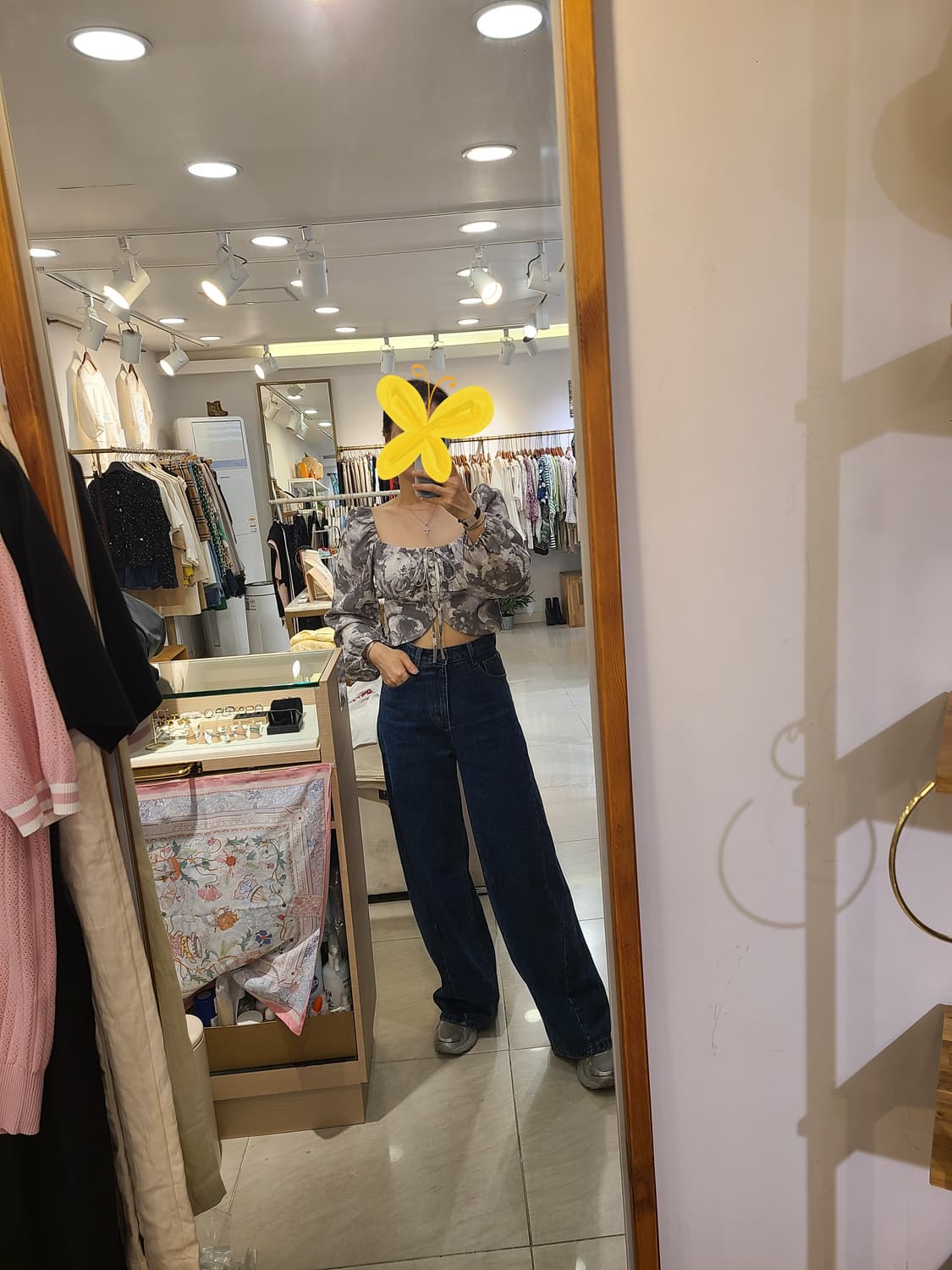 그레이 플라워 퍼프소매 크롭 블라우스 상품이미지9