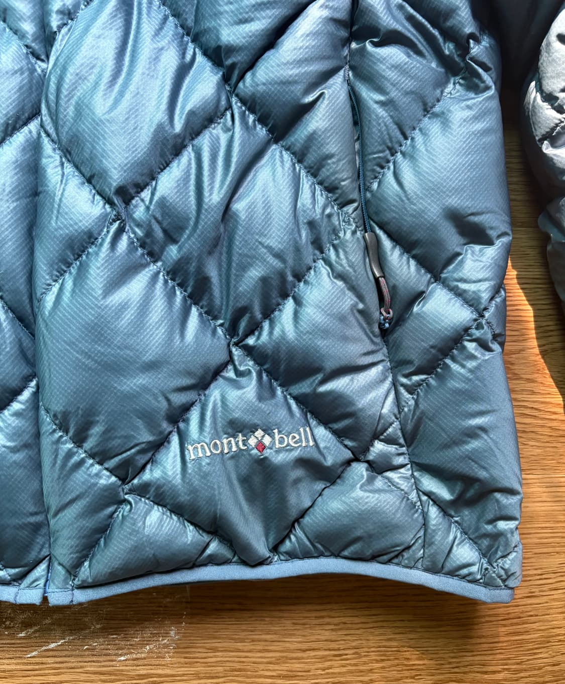 몽벨 다이아몬드 퀼팅 경량패딩 상품이미지3