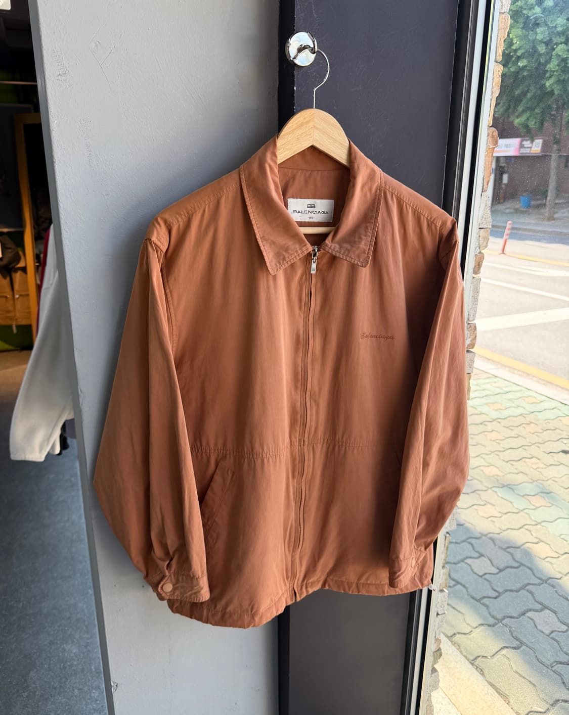 100/ 발렌시아가 00AW 자수로고 워싱 집업 상품이미지2