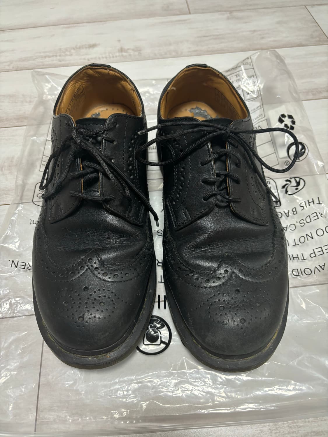 닥터마틴 3989 윙팁 상품이미지1