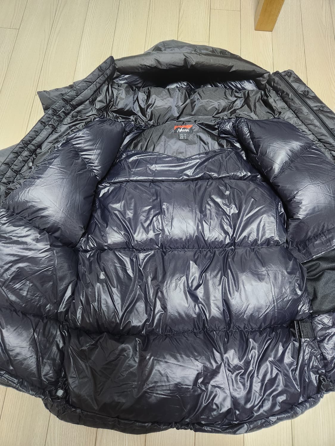 Nanga 난가 오로라 라이트 유틸리티 패딩 팝니다(새제품급) 상품이미지3