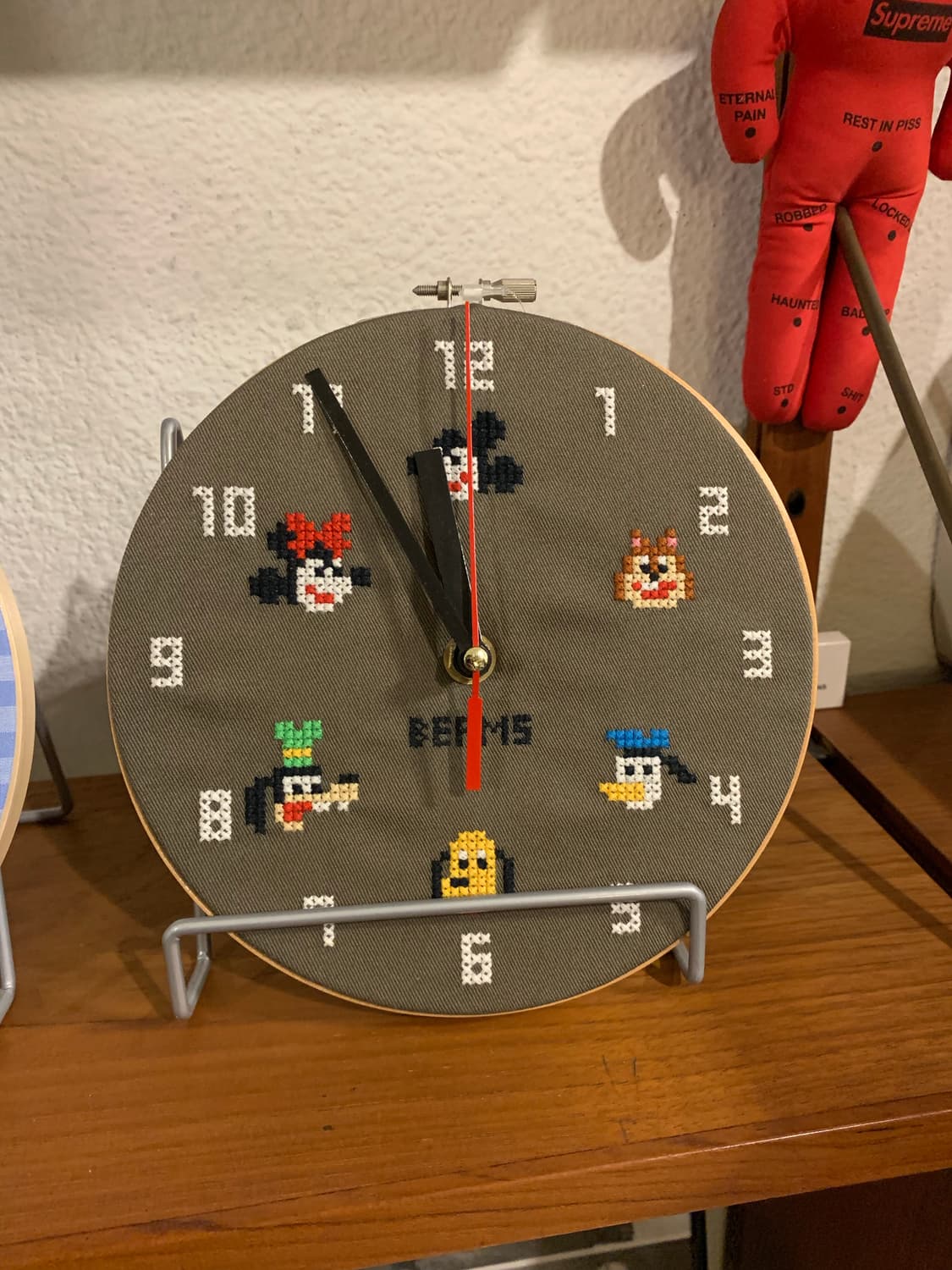 빔즈 디즈니 자수 벽걸이 시계 상품이미지1