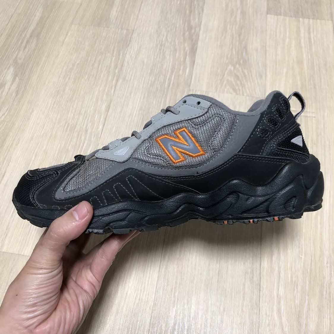 (255) 뉴발란스 ML703 그레이블랙 어글리 스니커즈 트래킹화 그레이 상품이미지5