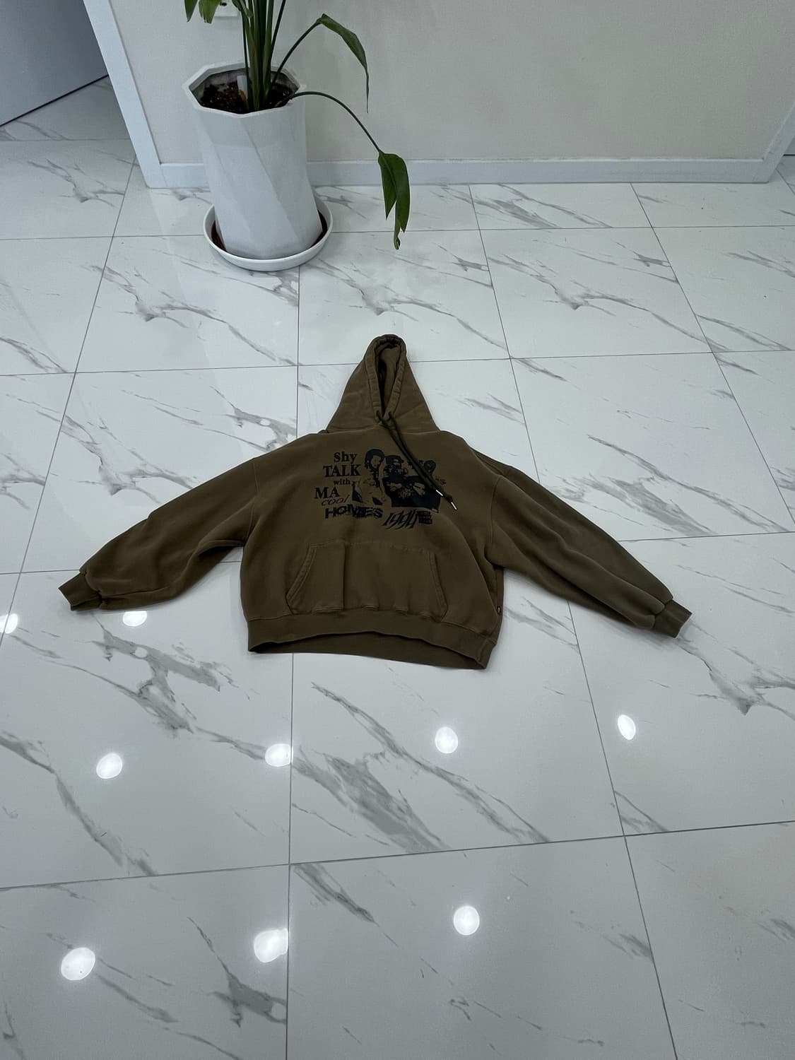 엠오오 기모 프린팅 후드티 카키 상품이미지1