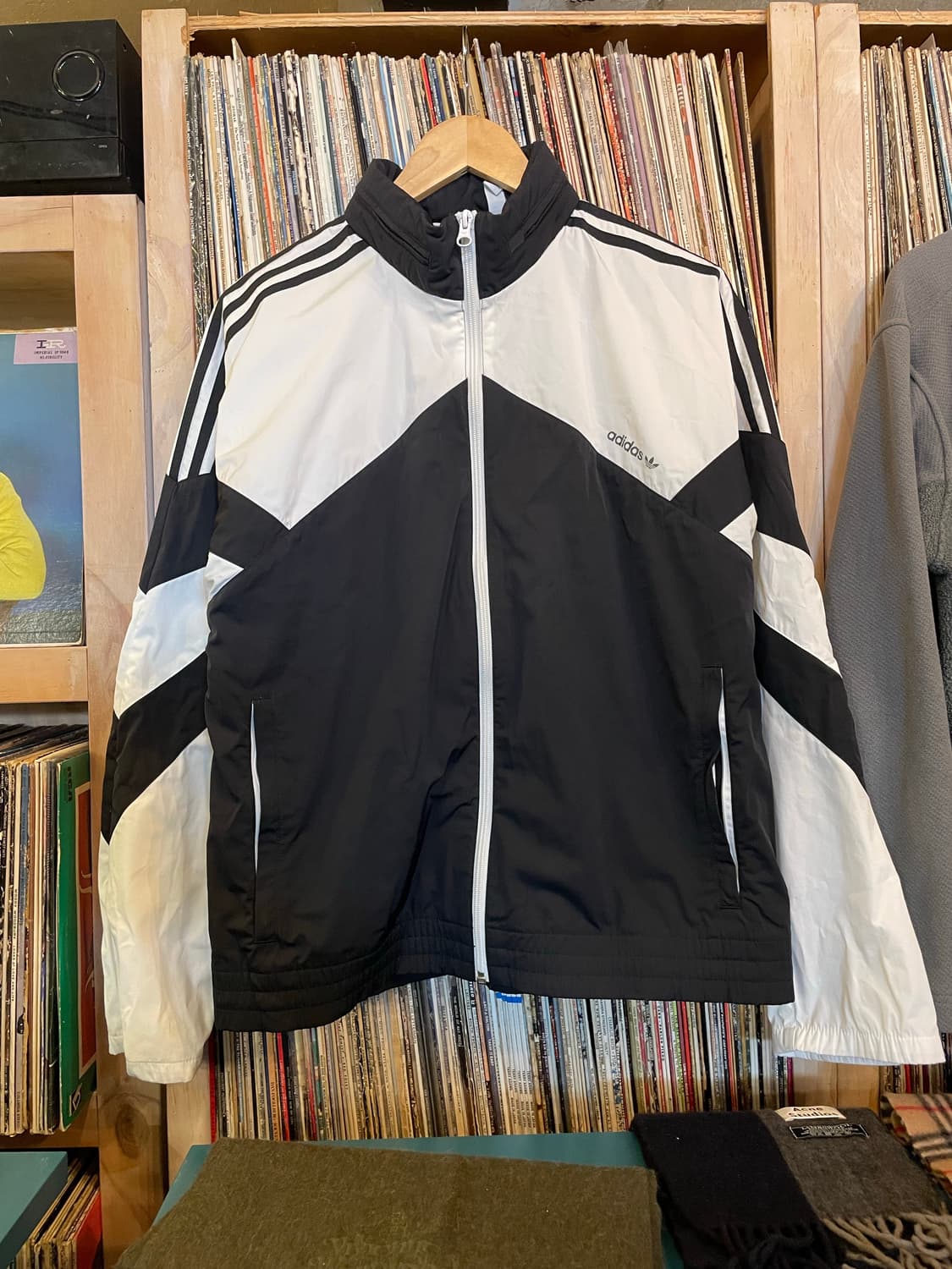 아디다스 화이트 배색 히든후디 윈드러너 자켓 상품이미지1