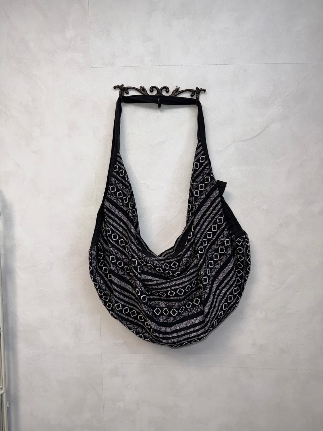 Black charcoal ethnic hippie cross bag 상품이미지3