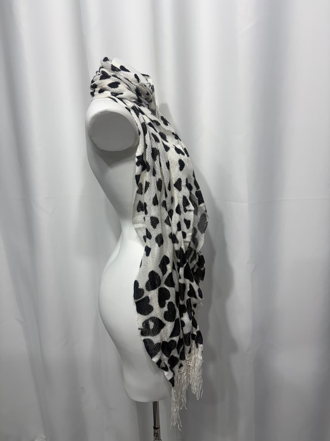 🎸화이트 하트 패턴 머플러🎸 상품이미지5