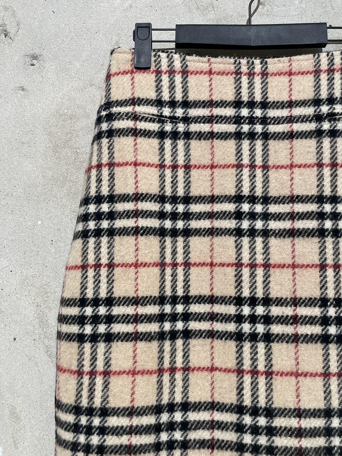 버버리 라이트 베이지 노바체크 프론트 포켓 울 미디스커트 상품이미지2