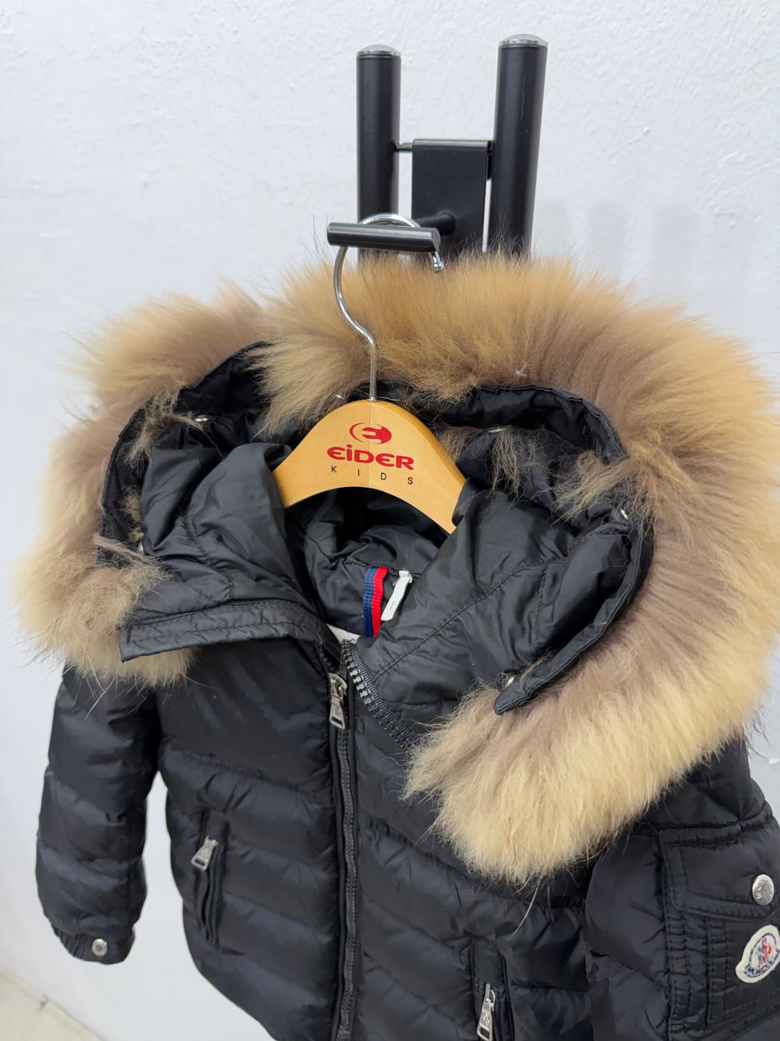 정품) 몽클레어 키즈 뉴바이런 패딩 점퍼 퍼 후드 4Y 상품이미지4