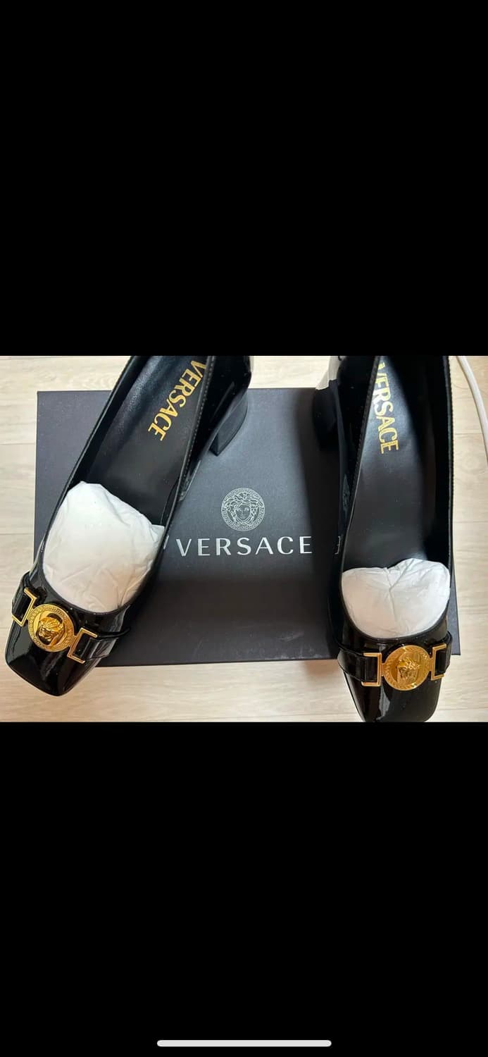베르사체 메두사 펌프스힐 상품이미지2