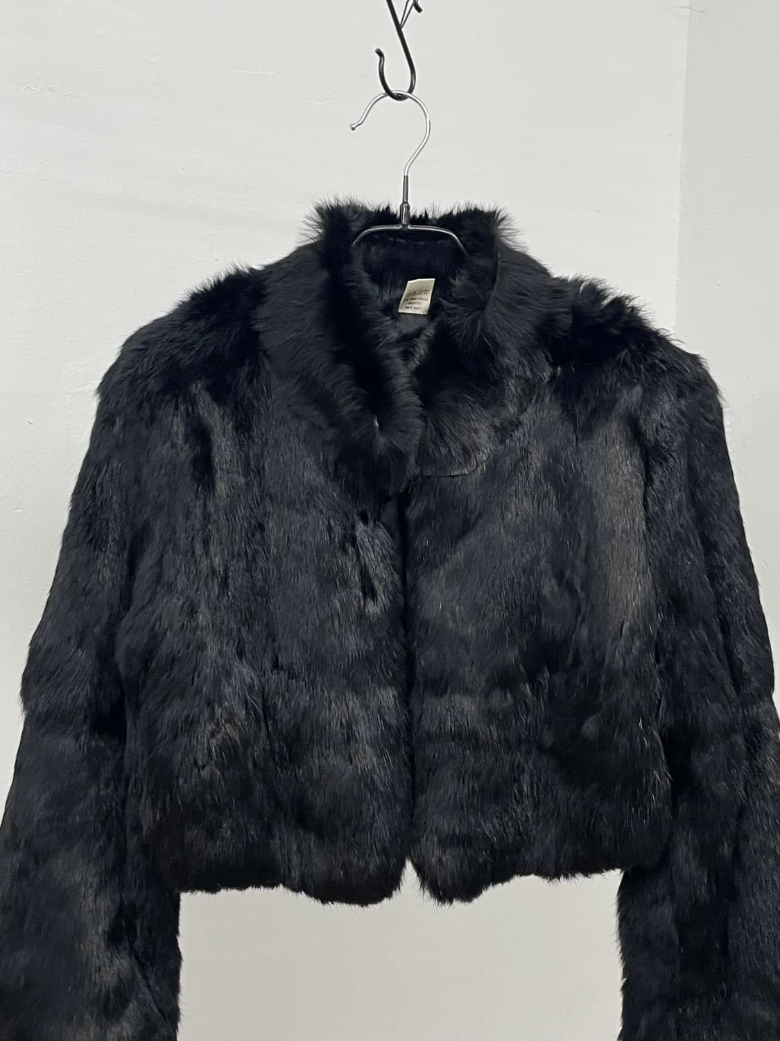 블랙 렉스 크롭 퍼자켓 상품이미지4