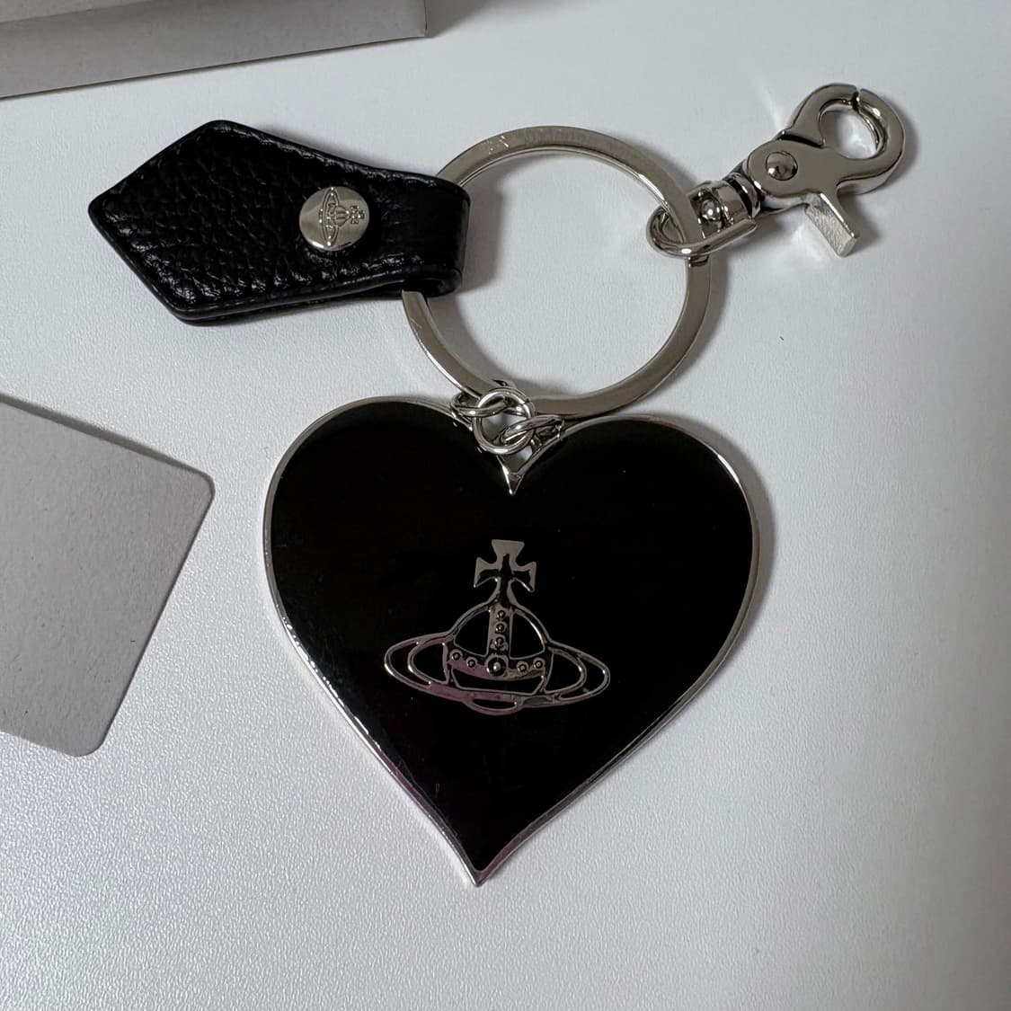 비비안웨스트우드 하트 미러 키링 블랙 상품이미지3