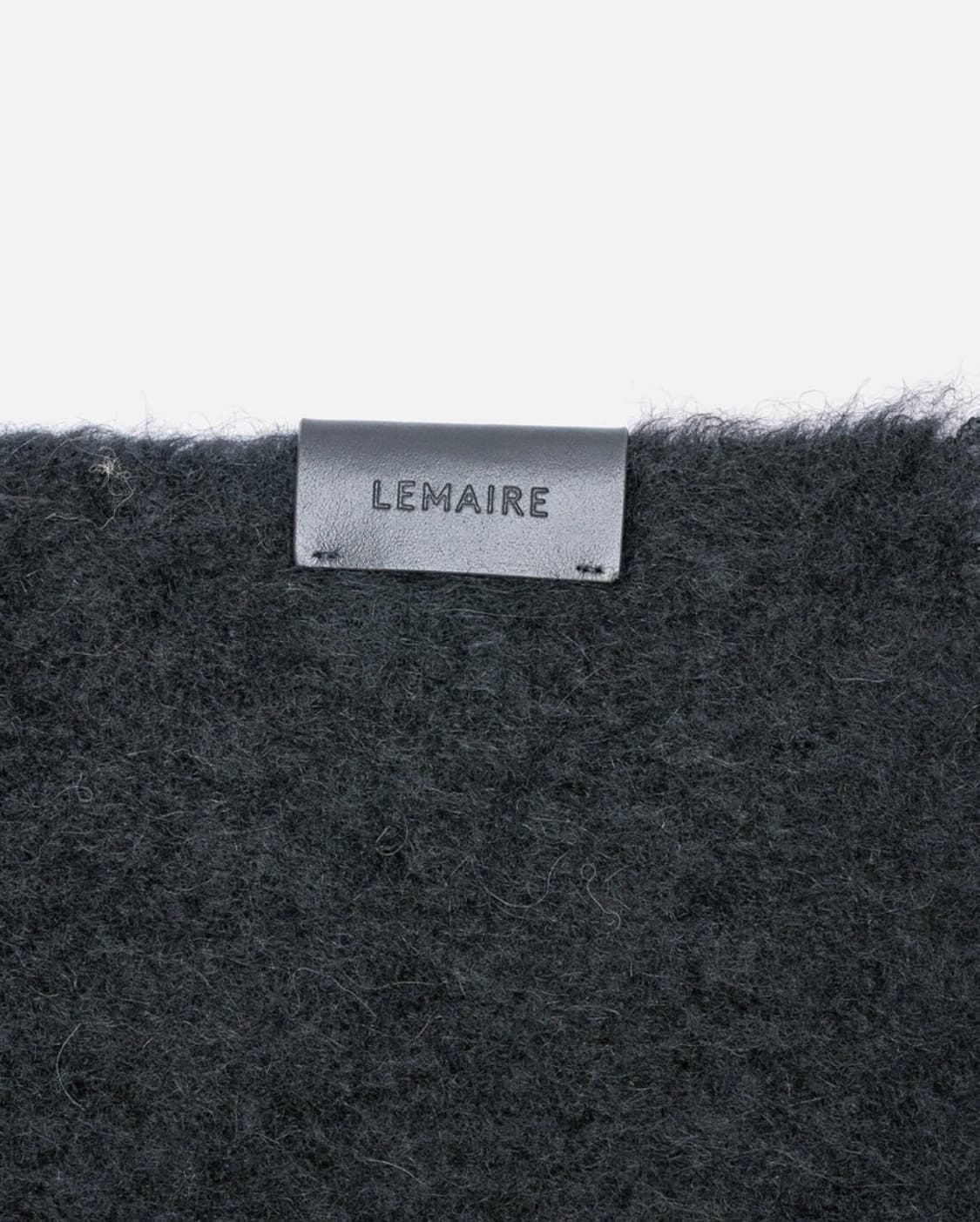 르메르 lemaire maxi fluffy scarf - Black 상품이미지2