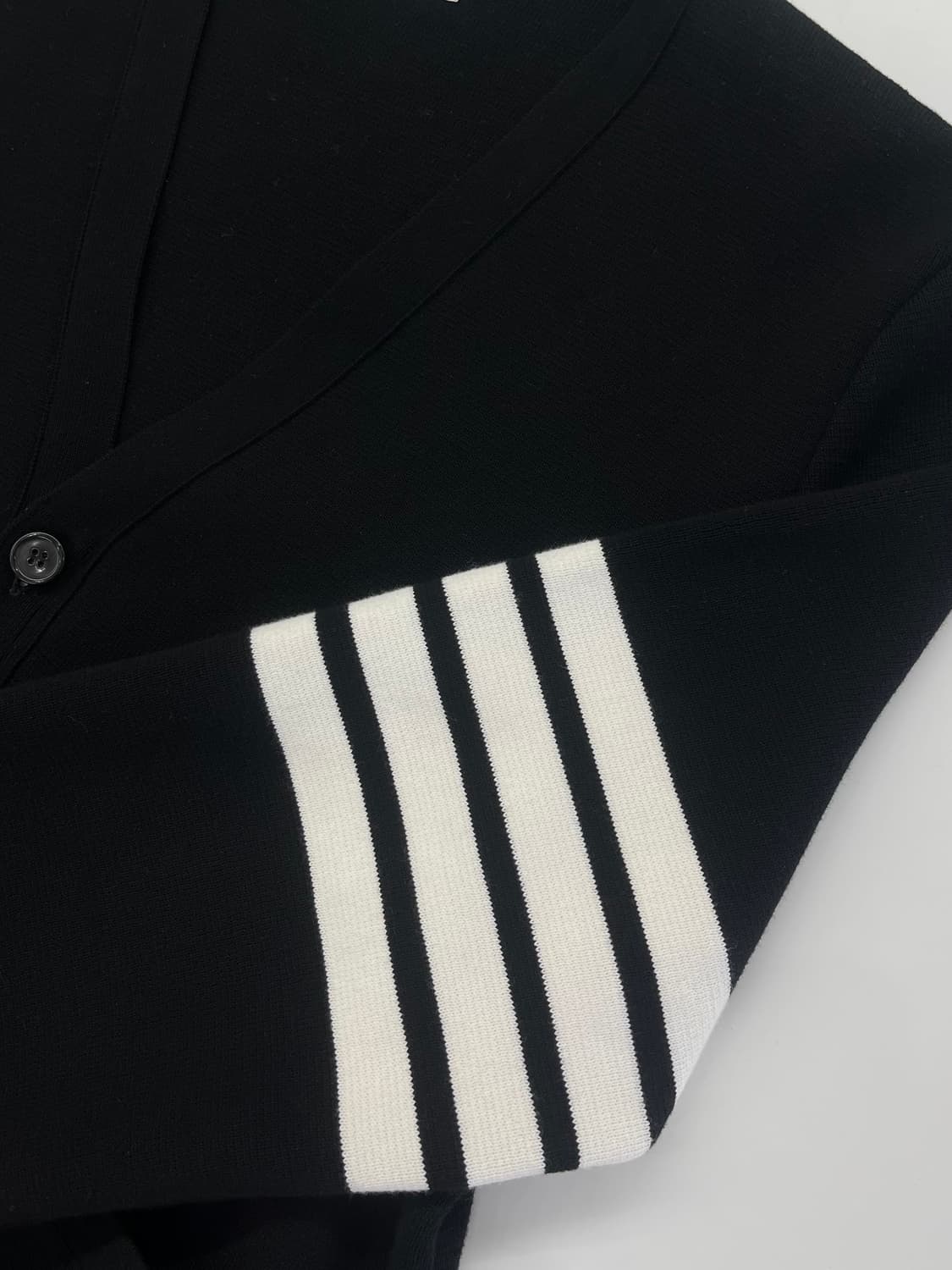 톰브라운 4바 밀라노 가디건 [3사이즈] 상품이미지3