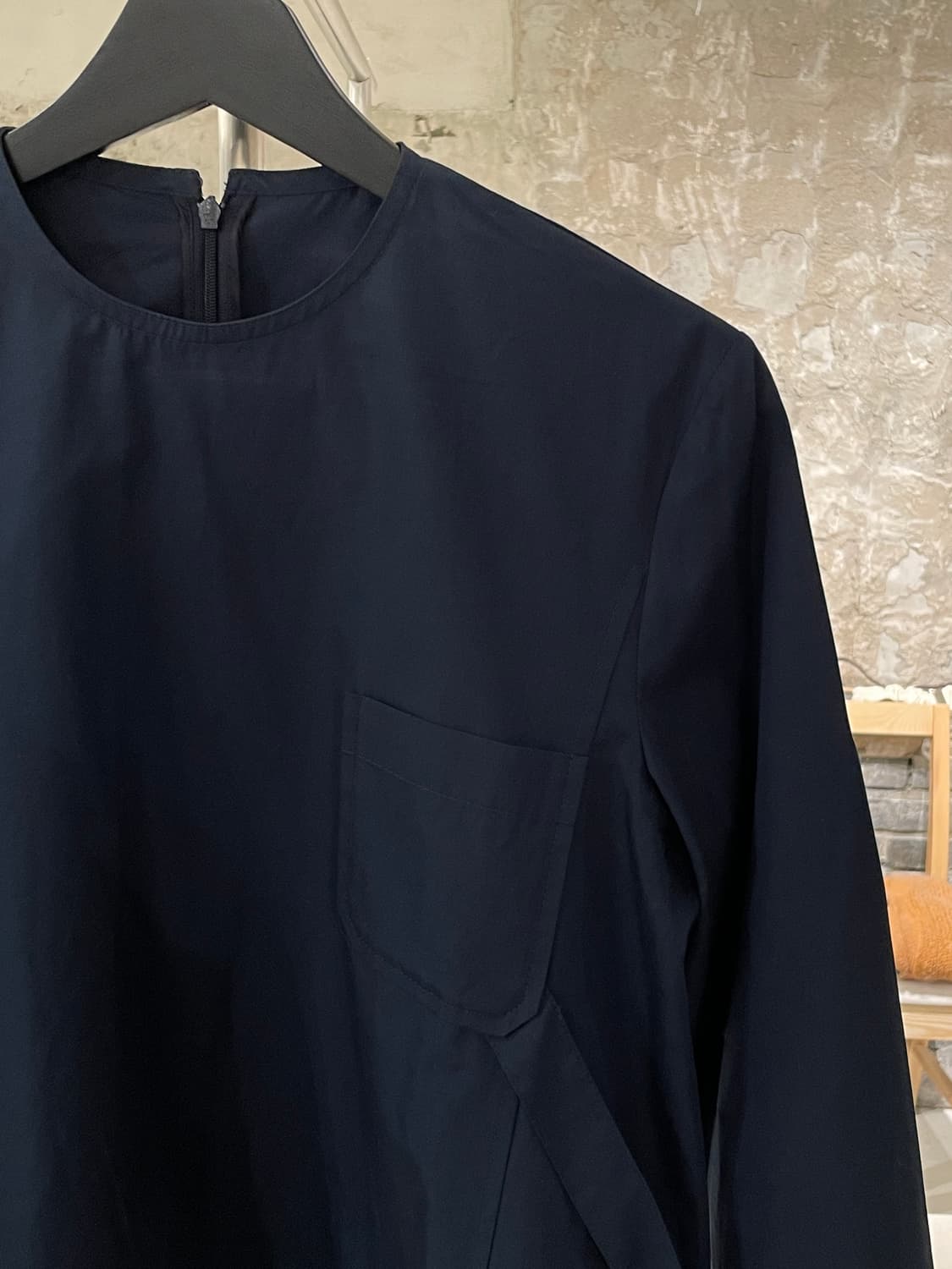 메종 마르지엘라 1 다크 네이비 싱글 포켓 백스티치 코튼 블라우스 상품이미지3