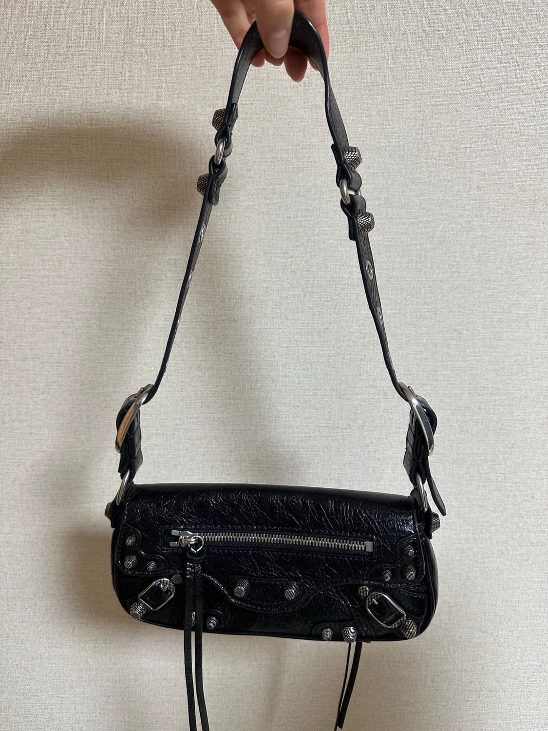 발렌시아가 르카골 슬링백 xs 상품이미지2