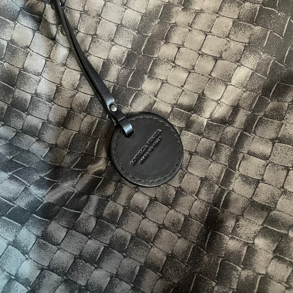 보테가 베네타 프린트 백 상품이미지3