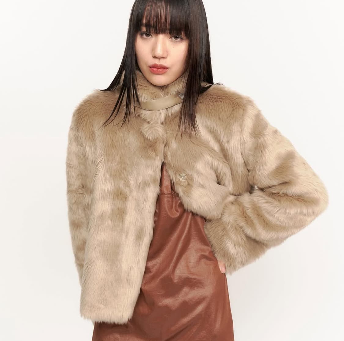 루루 하이넥 퍼 자켓 베이지 상품이미지1