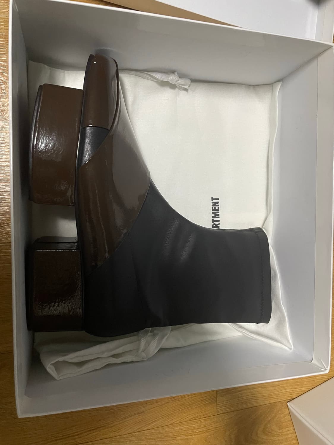 플랫아파트먼트 squared toe platform sock boots 상품이미지2