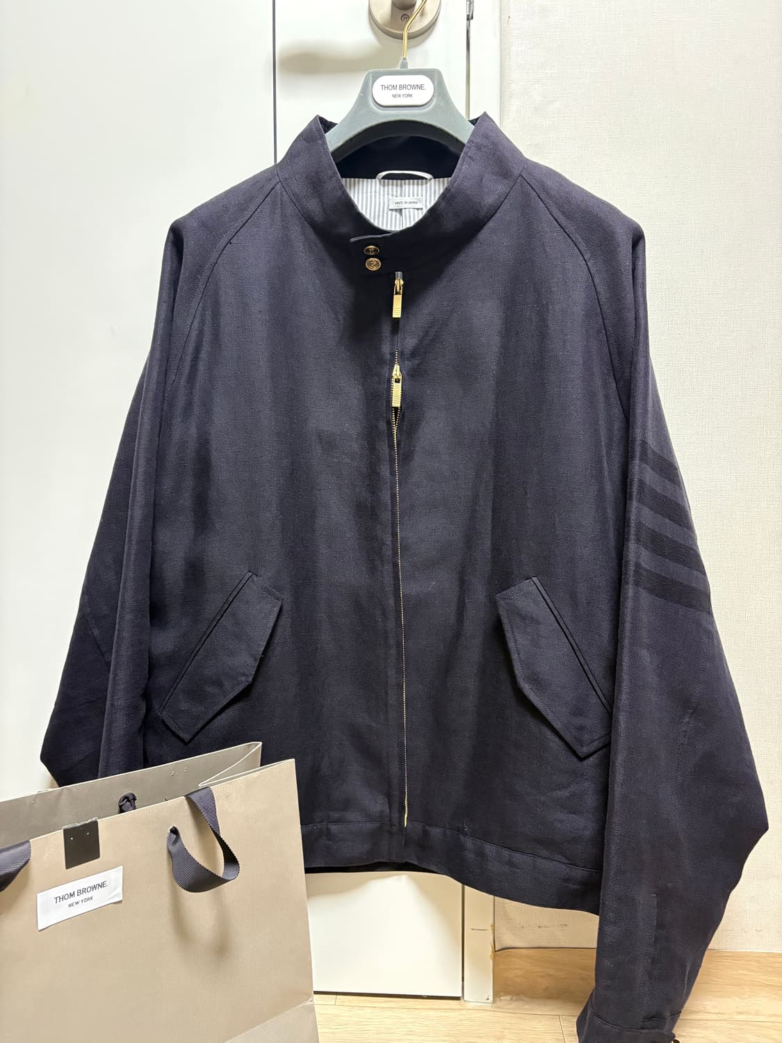 (새상품급, 정품) 톰브라운 사선 린넨 봄버 자켓 상품이미지1
