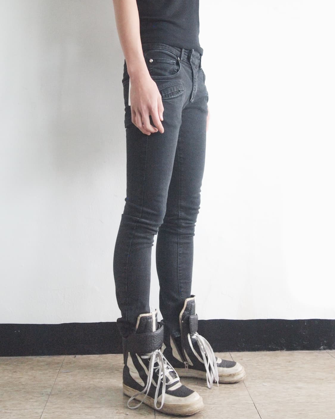 발망 클래식 슬림핏 바이커 블랙진 상품이미지2