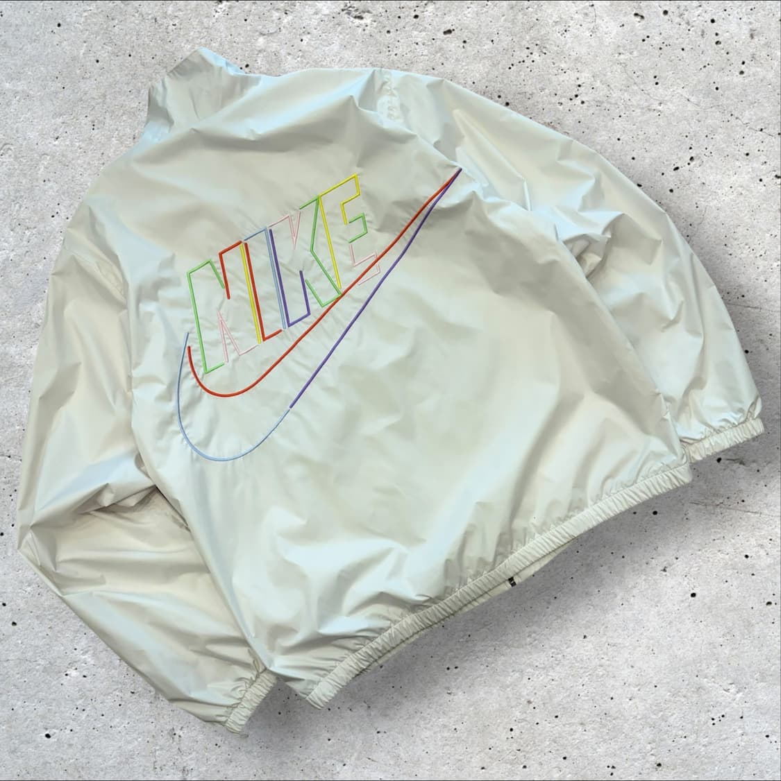[L] 나이키 빅로고 멀티컬러 바람막이 화이트 자켓 D355 상품이미지2