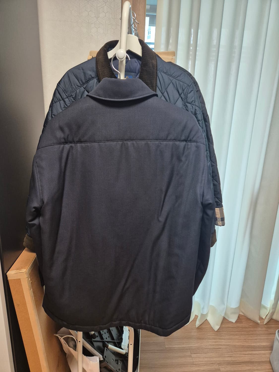 자크뮈스 라 블랑제 슈미즈 (패딩셔츠) 네이비 46 상품이미지2