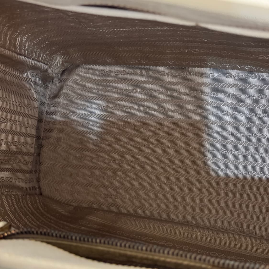 [정품] 프라다 갤러리아 럭스 사피아노 토트백 금장 미듐 상품이미지7