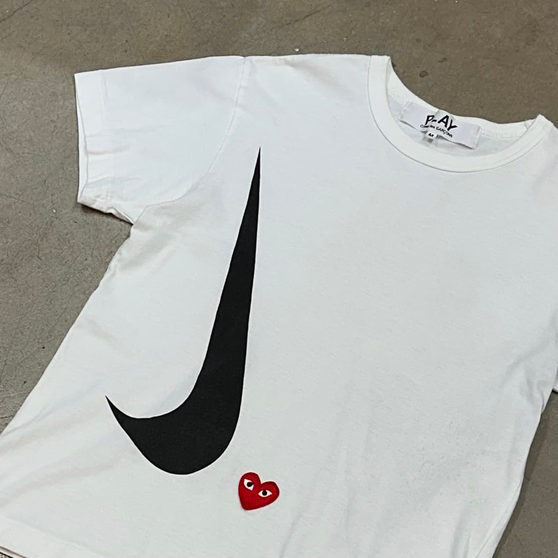 M 꼼데가르송 X 나이키 화이트 반팔티 상품이미지1