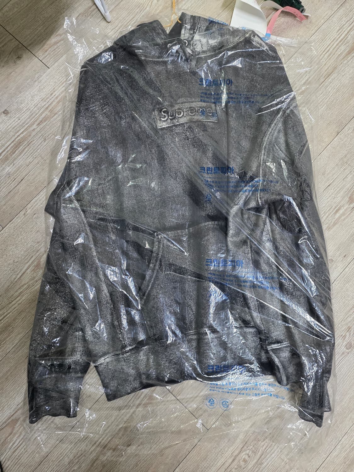 슈프림 x MM6 메종 마르지엘라 포일 후드 블랙 M사이즈 상품이미지3