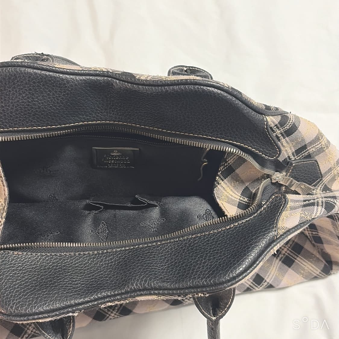 비비안웨스트우드 체크 숄더백 상품이미지9