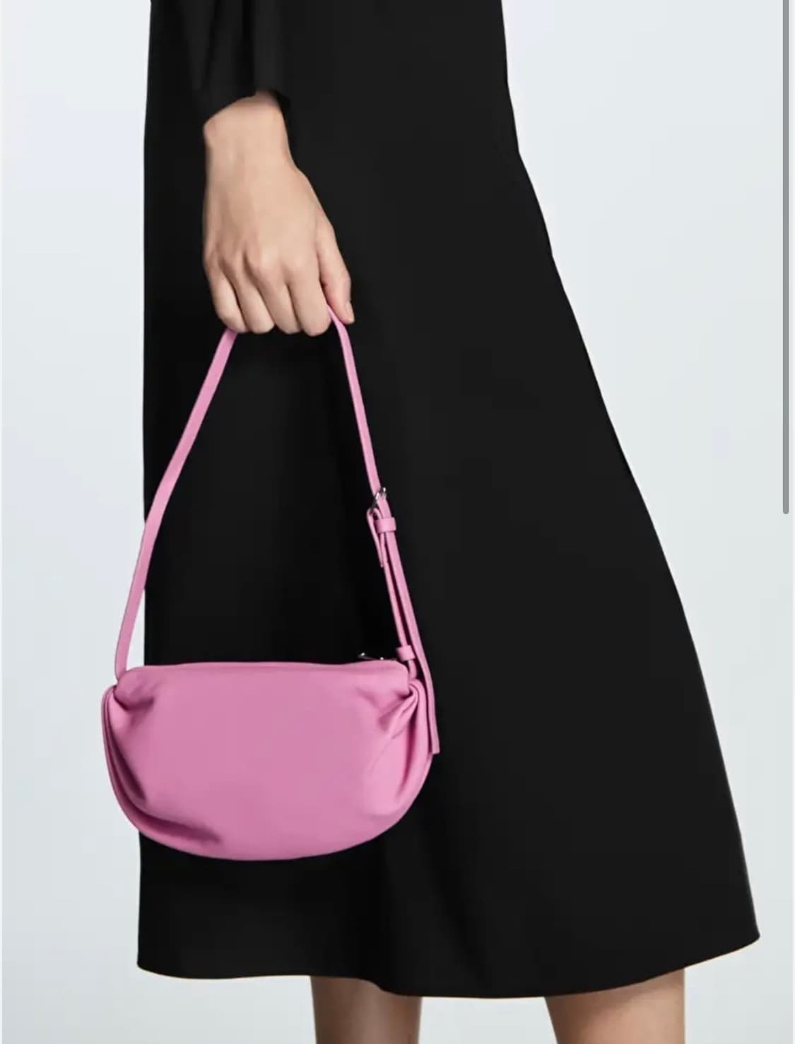 코스 개더드 레더 숄더백 핑크 상품이미지2