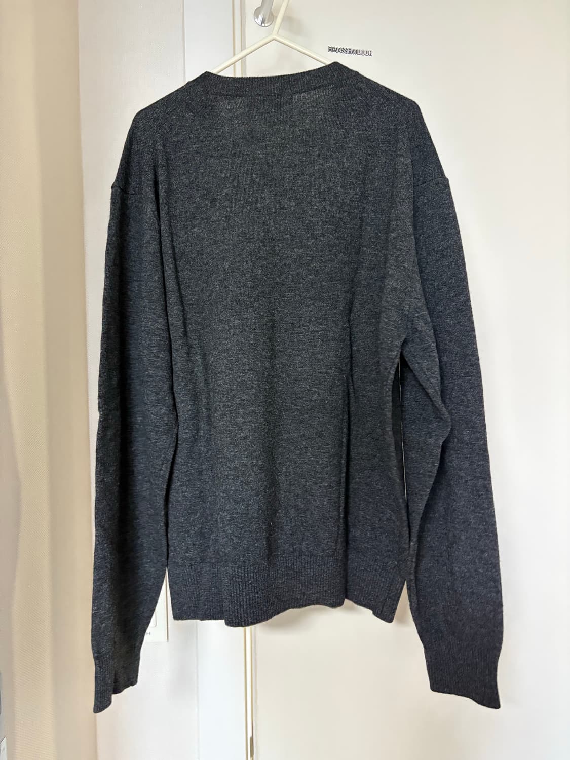 아트이프액츠 캐시미어 브이넥 니트 상품이미지2