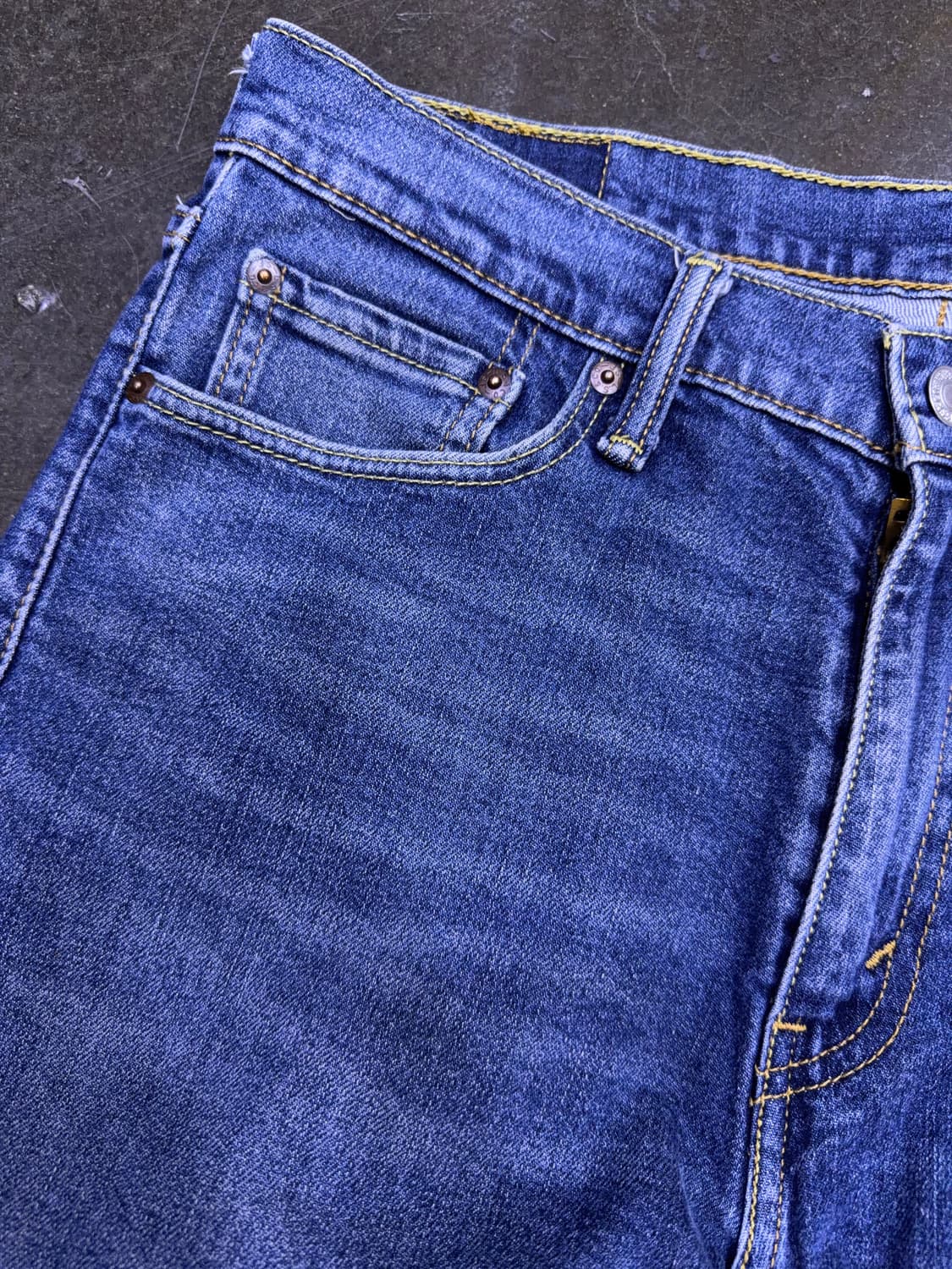 리바이스 513 슬림 스트레이트핏 중청 워싱 데님팬츠 32 상품이미지4