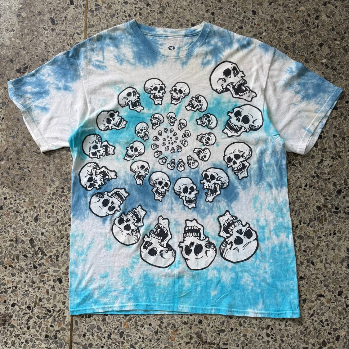 [L] Liquid Blue 리퀴드블루 써클 오브 스컬 반팔티 상품이미지1